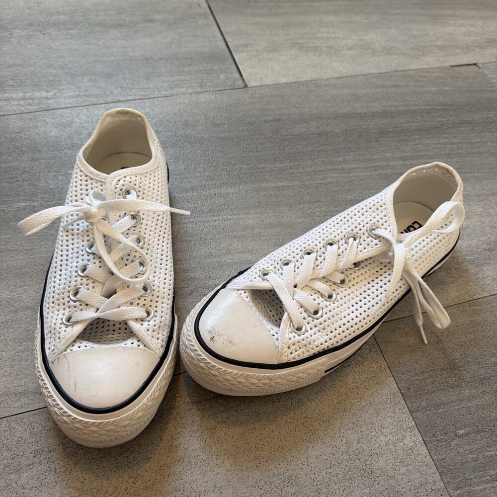 Converse Sneakers Womens 7 All Stars White Perforated Low Top Athletic 551625F